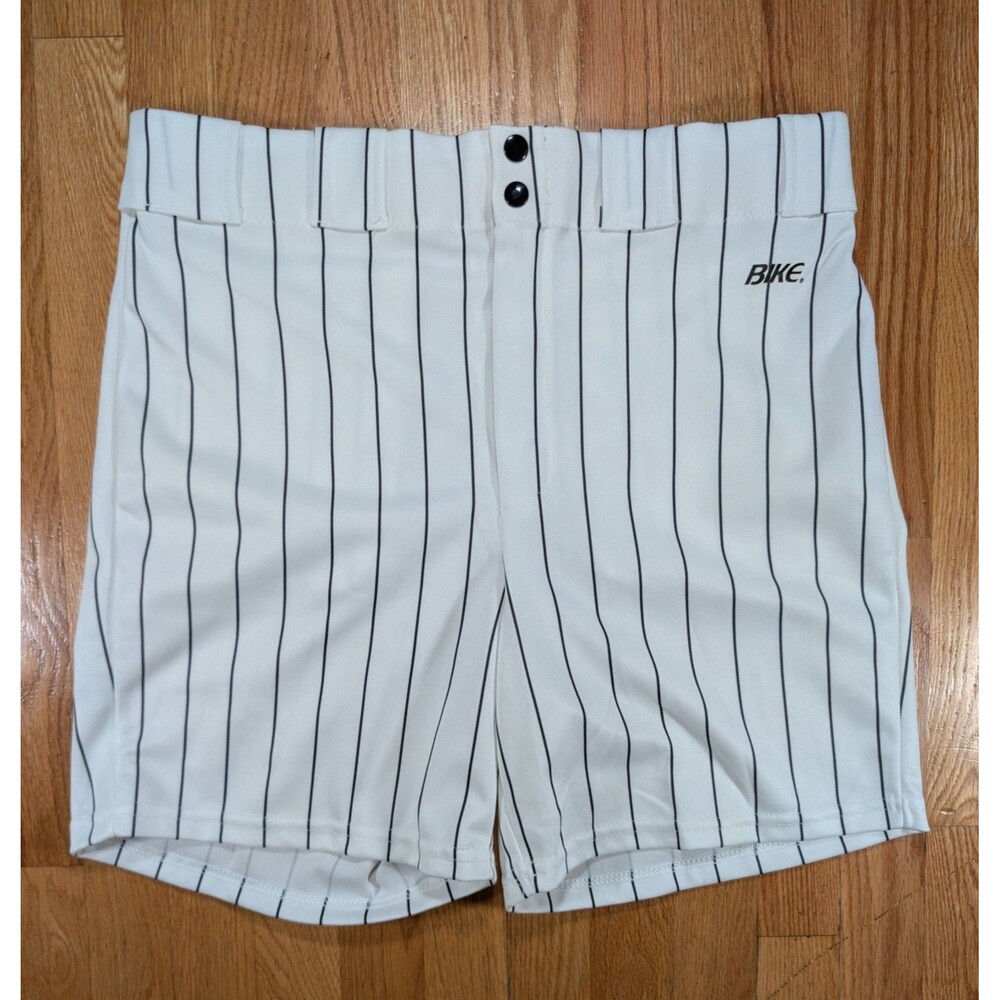 Vintage BIKE Shorts Mens Large White Pinstripe Baseball 8" Inseam Pockets USA